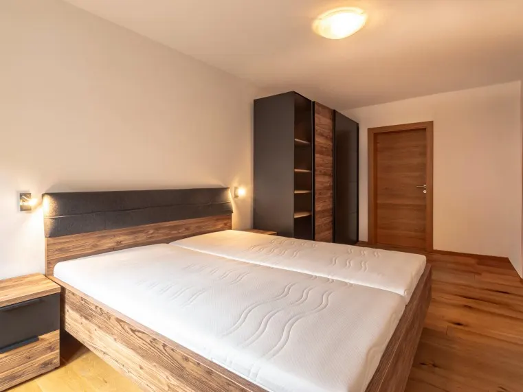 MASTER SCHLAFZIMMER