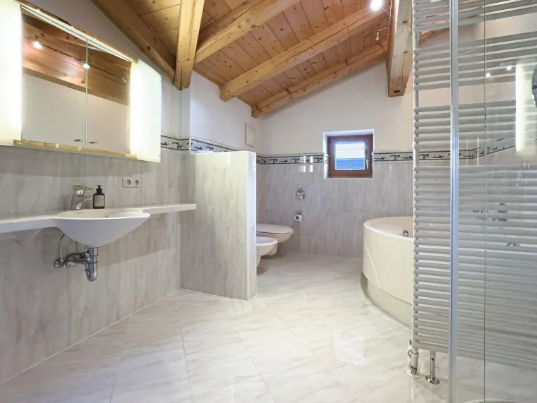 MASTERBADEZIMMER