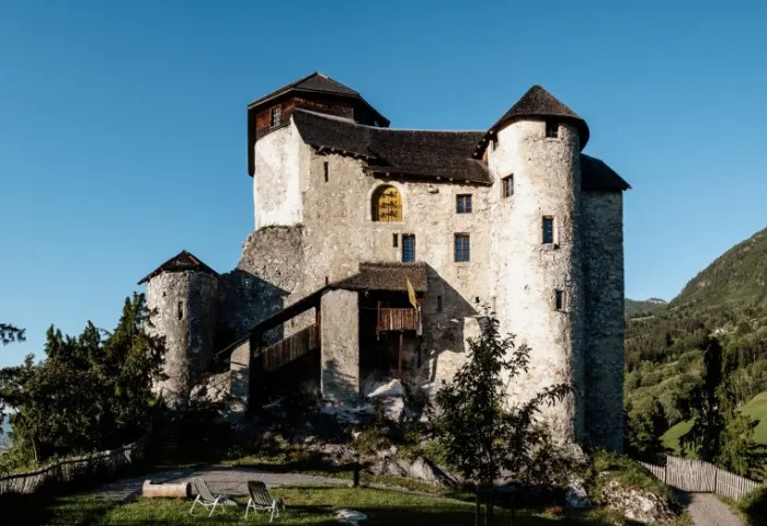 SCHLOSS
