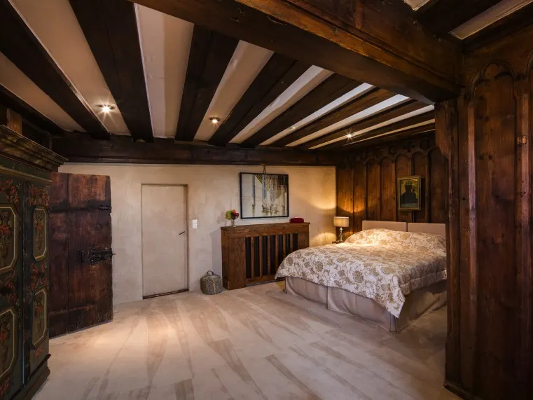 SCHLAFZIMMER