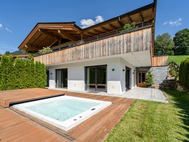 JACUZZI