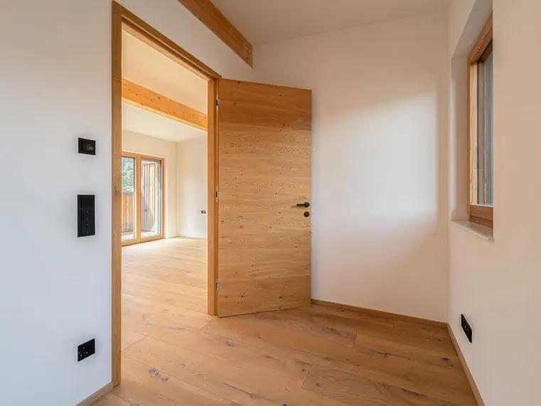 BEGEHBARER KLEIDERSCHRANK