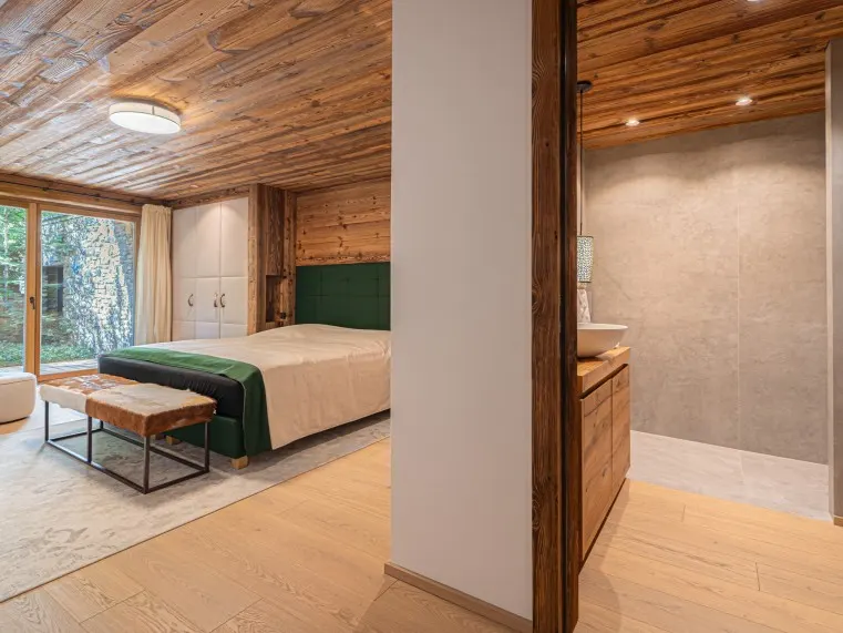 SCHLAFZIMMER