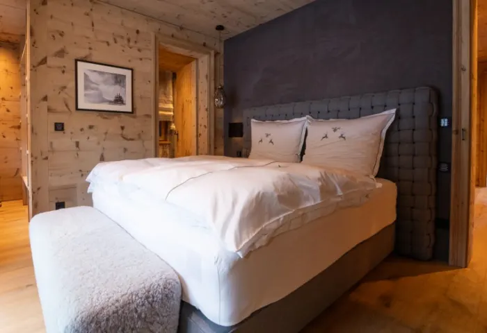 SCHLAFZIMMER
